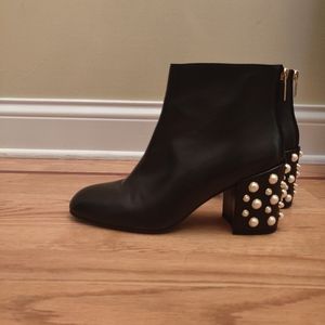 Brand new Stuart Weitzman booties